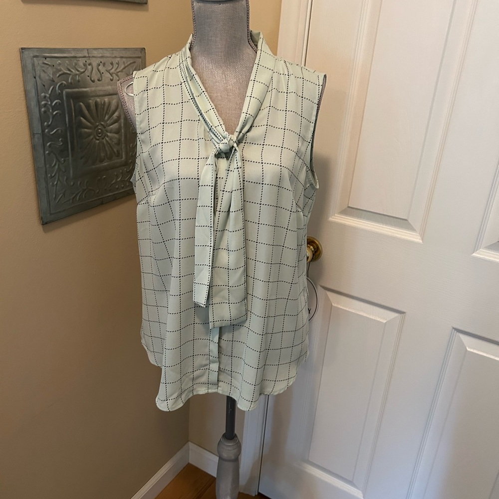 Liz Claiborne White and Gray Tie Front Blouse